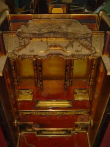 仏壇の洗濯（クリーニング）分解の写真　仏壇の内部
