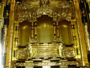 仏壇の洗濯（クリーニング）完成の写真　仏壇内部前面
